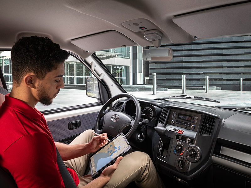 الكشف عن سيارة تويوتا لايت إيس المصممة خصّيصاً لدولة الإمارات